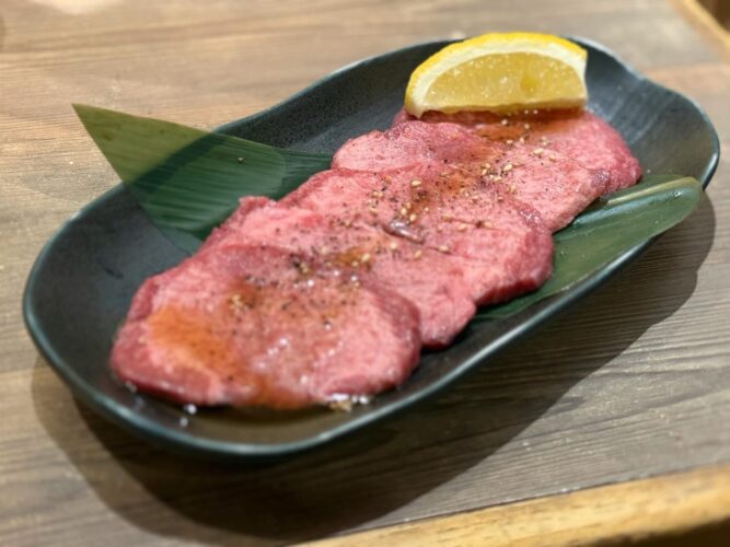 札幌すすきの駅すぐ！個室で和牛など多彩な焼肉を食べ放題で満喫しよう！